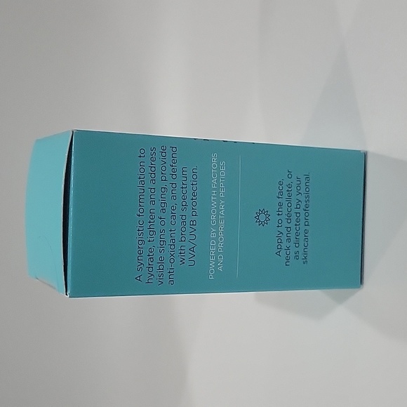 NEOCUTIS Journée Firm Revitalizing & Refining Day Cream - Picture 4 of 5